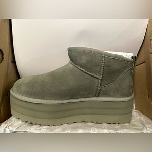 UGG Ultra mini platform green